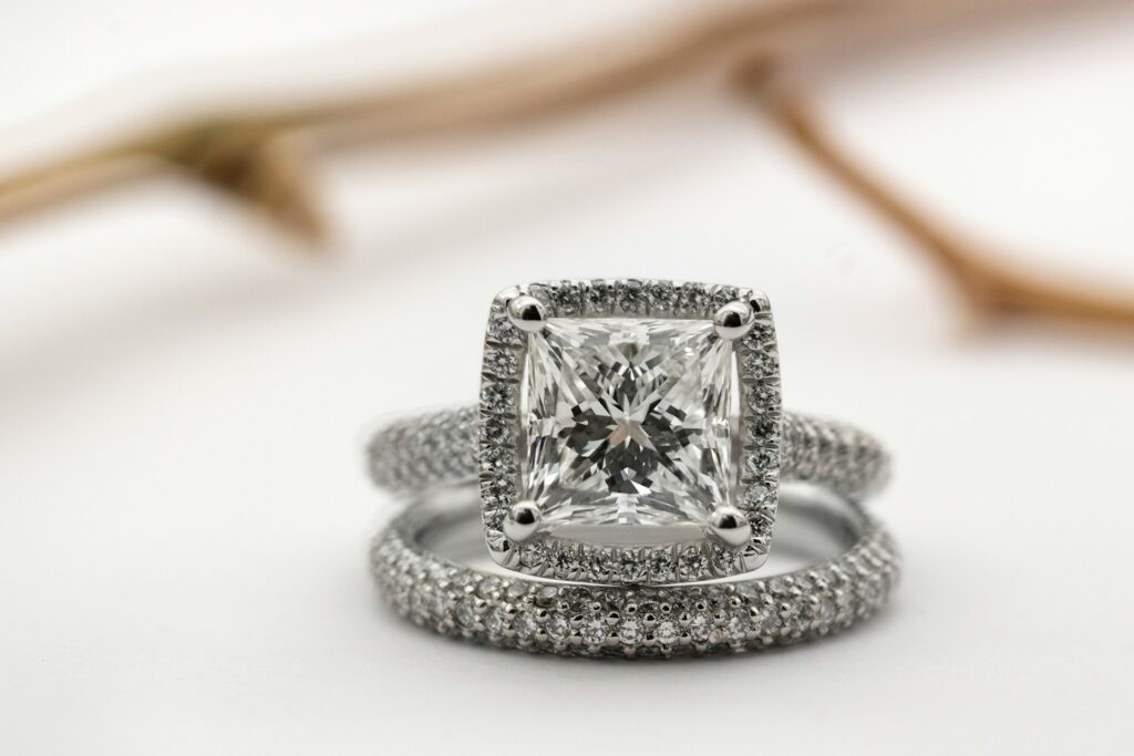 Why 10 Gram Ring Weight Matters in Your Engagement Journey?